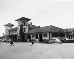 ACL Depot, which was once located on the corner of 1st Ave S and 3rd St. Service was terminated here in 1963. c. 1945 ACL Depot, which was once located on the corner of 1st Ave S and 3rd St. Service was terminated here in 1963. c. 1945