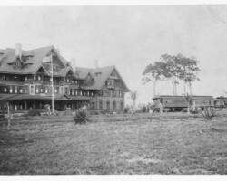 Arrival of the train to Henry Plant's Belleview Biltmore Hotel in Belleair. Note this is before hotel was painted white. c. 1897 Arrival of the train to Henry Plant's Belleview Biltmore Hotel in Belleair. Note this is before hotel was painted white. c. 1897