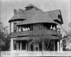 House of St. Pete pioneer A.T. Blocker, at 145 4th Ave NE. c. 1905 House of St. Pete pioneer A.T. Blocker, at 145 4th Ave NE. c. 1905