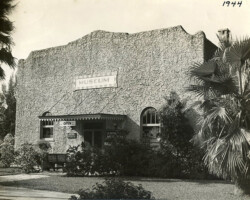 Historical Society Museum on pier approach, 1944. Building was razed in 1949. Historical Society Museum on pier approach, 1944. Building was razed in 1949.