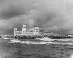 Speed boat race at the Million Dollar Pier. c. 1927