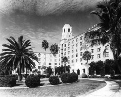 Vinoy Park Hotel. c. 1930 Princess Martha Hotel. c. 1930