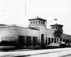 Coca Cola Bottling Company, on 4th St N. Now the building for Great Explorations and Sunken Gardens. c. 1927 Coca Cola Bottling Company, on 4th St N. Now the building for Great Explorations and Sunken Gardens. c. 1927