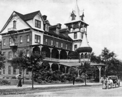 Central Avenue entrance of the Detroit Hotel, with gazebo. c. 1900 Central Avenue entrance of the Detroit Hotel, with gazebo. c. 1900