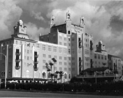 Don CeSar, as renovated in 1975. Don CeSar, as renovated in 1975.