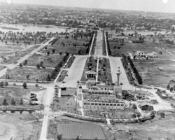 Aerial view along Snell Isle Blvd in 1926. Sunset Golf Club and entrance drive in foreground. Aerial view along Snell Isle Blvd in 1926. Sunset Golf Club and entrance drive in foreground.